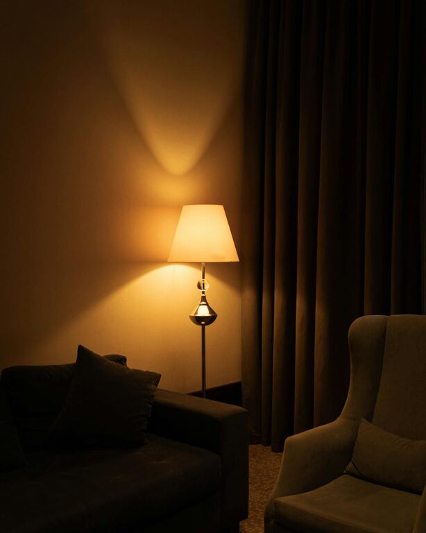 Tips for Creating a Cozy and Inviting Living Room Atmosphere